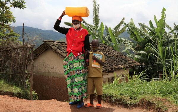 An efficient water supply means the children can wash their hands and the local community can access water closer to their homes. Photo: WFP/Emily Frendenberg