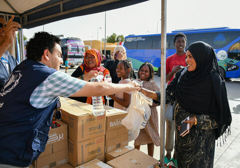 As the conflict enters its second month, the World Food Programme is providing critical food assistance at the border 