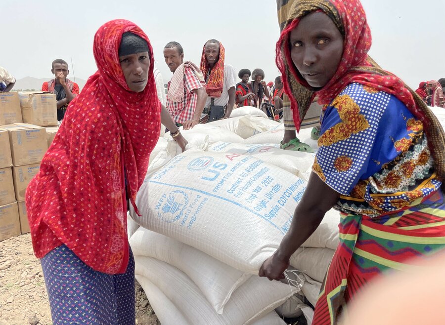 WFP is working with Federal, Afar and Amhara Regional authorities to deliver emergency food assistance to over 800,000 people