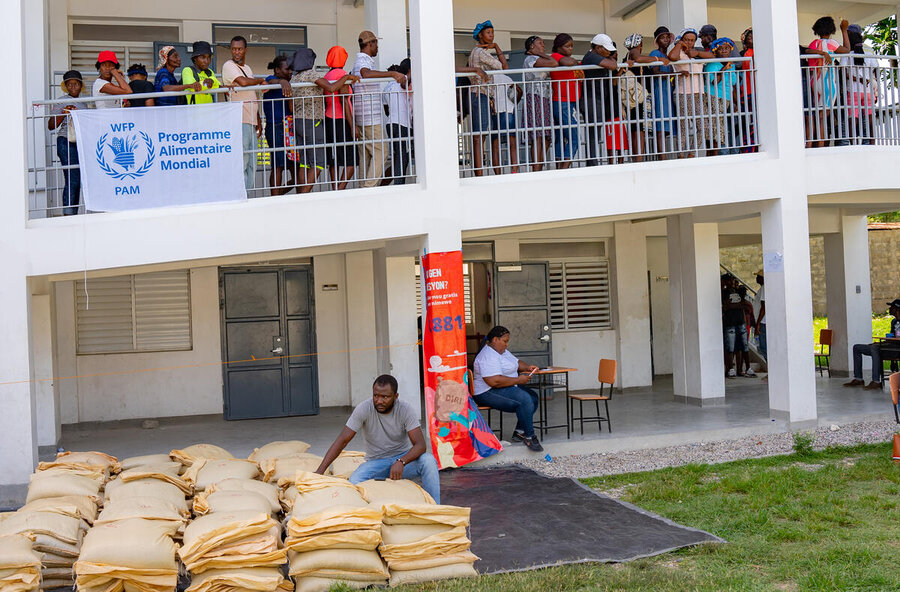 A WFP food distribution in Arbonite