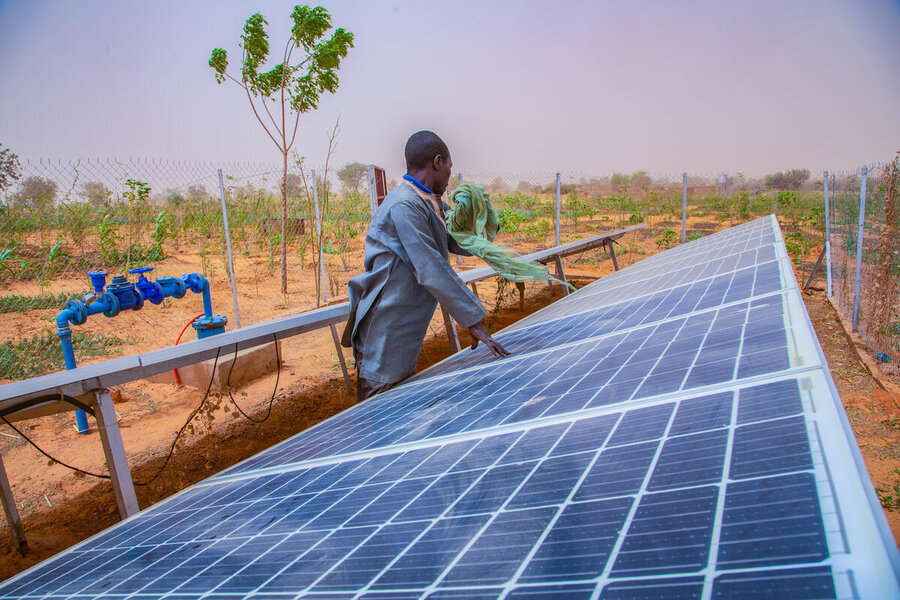 A farmer in Tillaberi, Niger, where WFP is supporting solar-powered pumps and clean stoves. Photo: WFP
