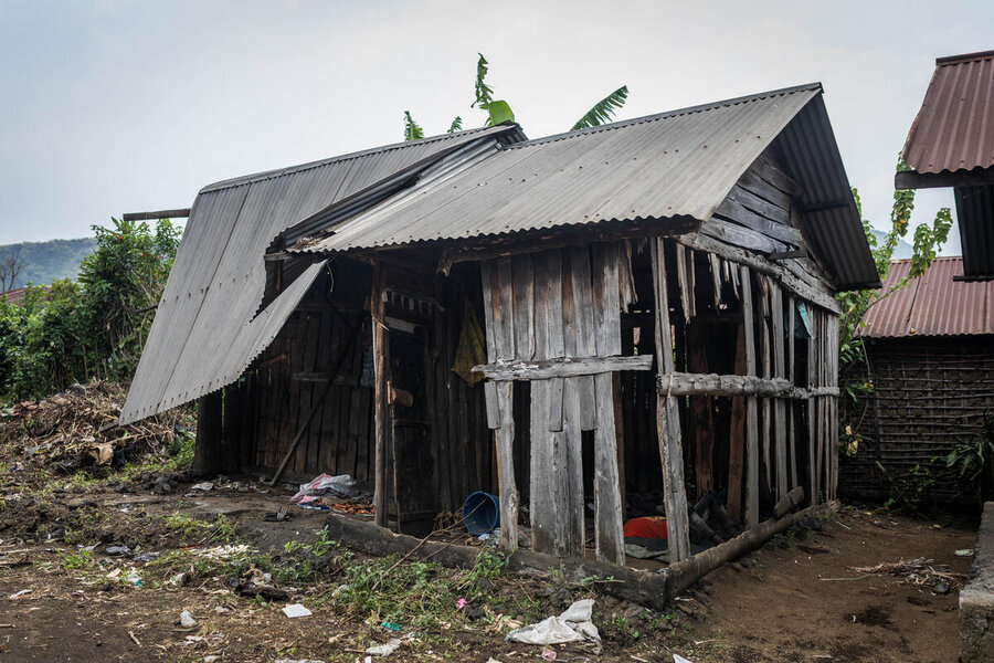 An abandoned house destroyed by conflict outside North Kivu's capital of Goma. WFP/Jerry Ally Kahashi