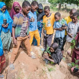 RAFA, School Garden A school garden is catalysing education and resilience. School gardens are a great way to teach children about environmental protection and nutrition. WFP's school gardens contribute to the school canteens making a connection between growing food, healthy diets, and environmental education. 